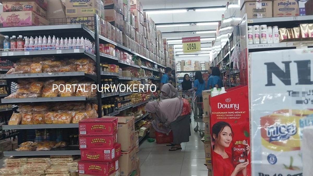 Toko Gayatri: The Heartbeat of Local Shopping in Cilacap That Never Fades